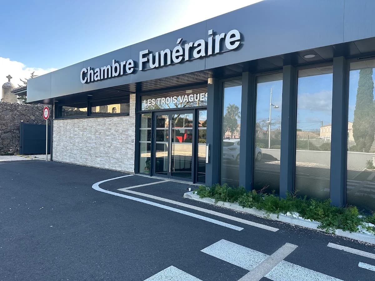 Pompes funèbres Roc Eclerc Agde - Pompidou — Agde — Cap d'Agde Méditerranée
