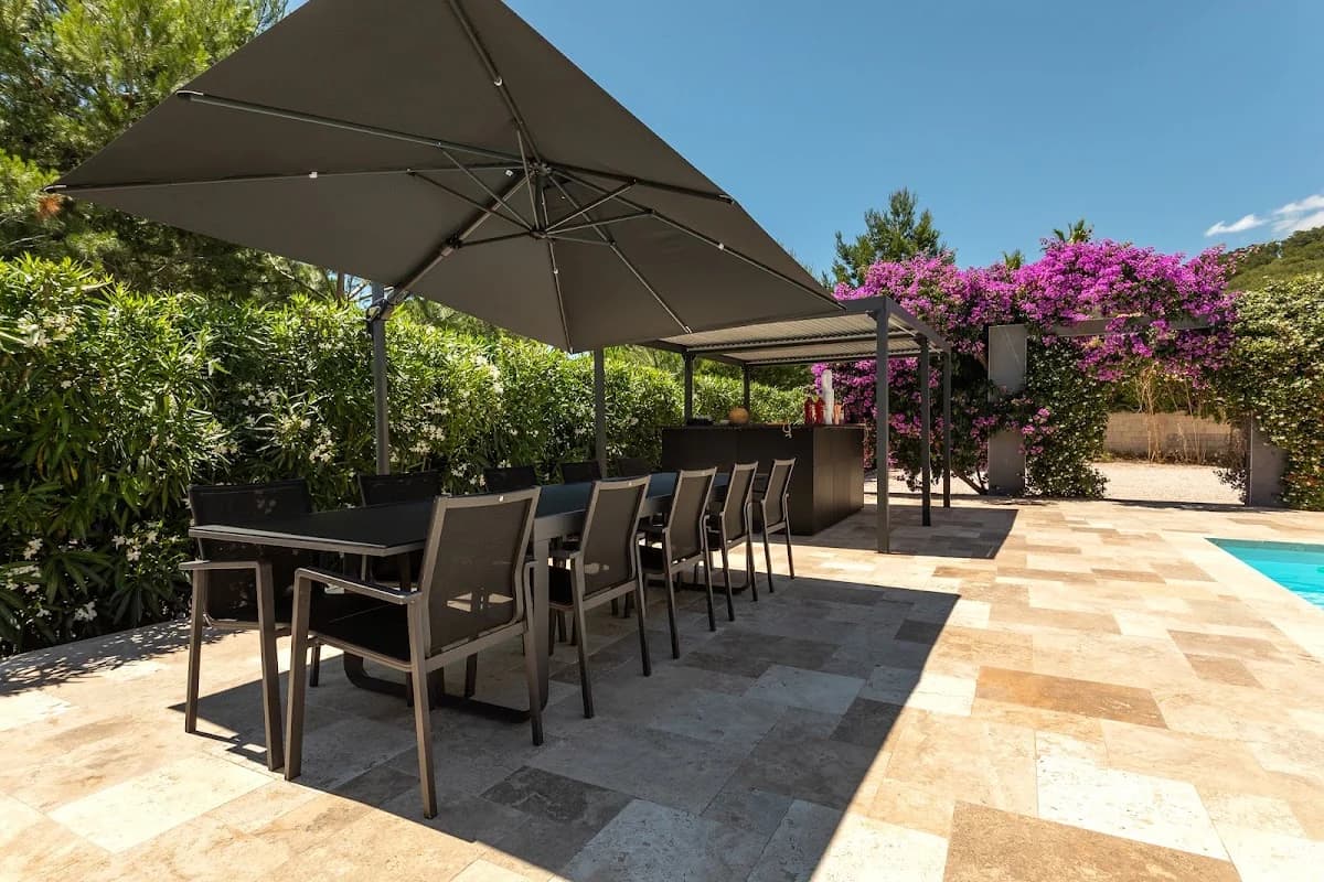 Villa Monarque :Chambres d'hôtes, de luxe, avec piscine, au cap d'Agde, proche du village naturiste, Hérault, Occitanie — Cap