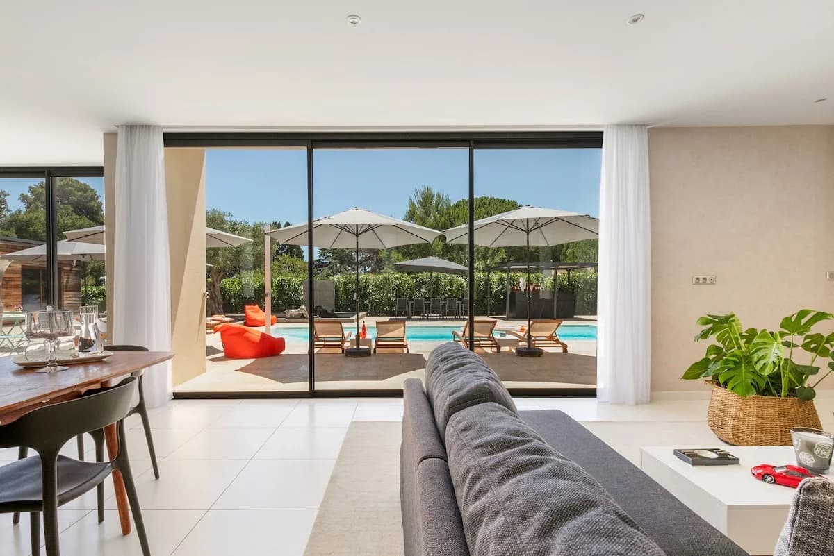 Villa Monarque :Chambres d'hôtes, de luxe, avec piscine, au cap d'Agde, proche du village naturiste, Hérault, Occitanie — Cap