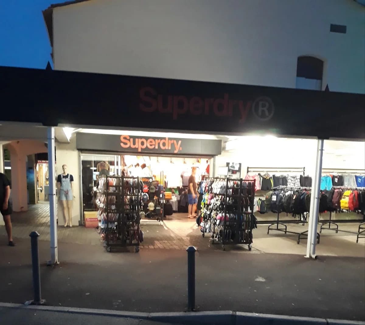 Superdry by Kirrashop — Agde — Cap d'Agde Méditerranée