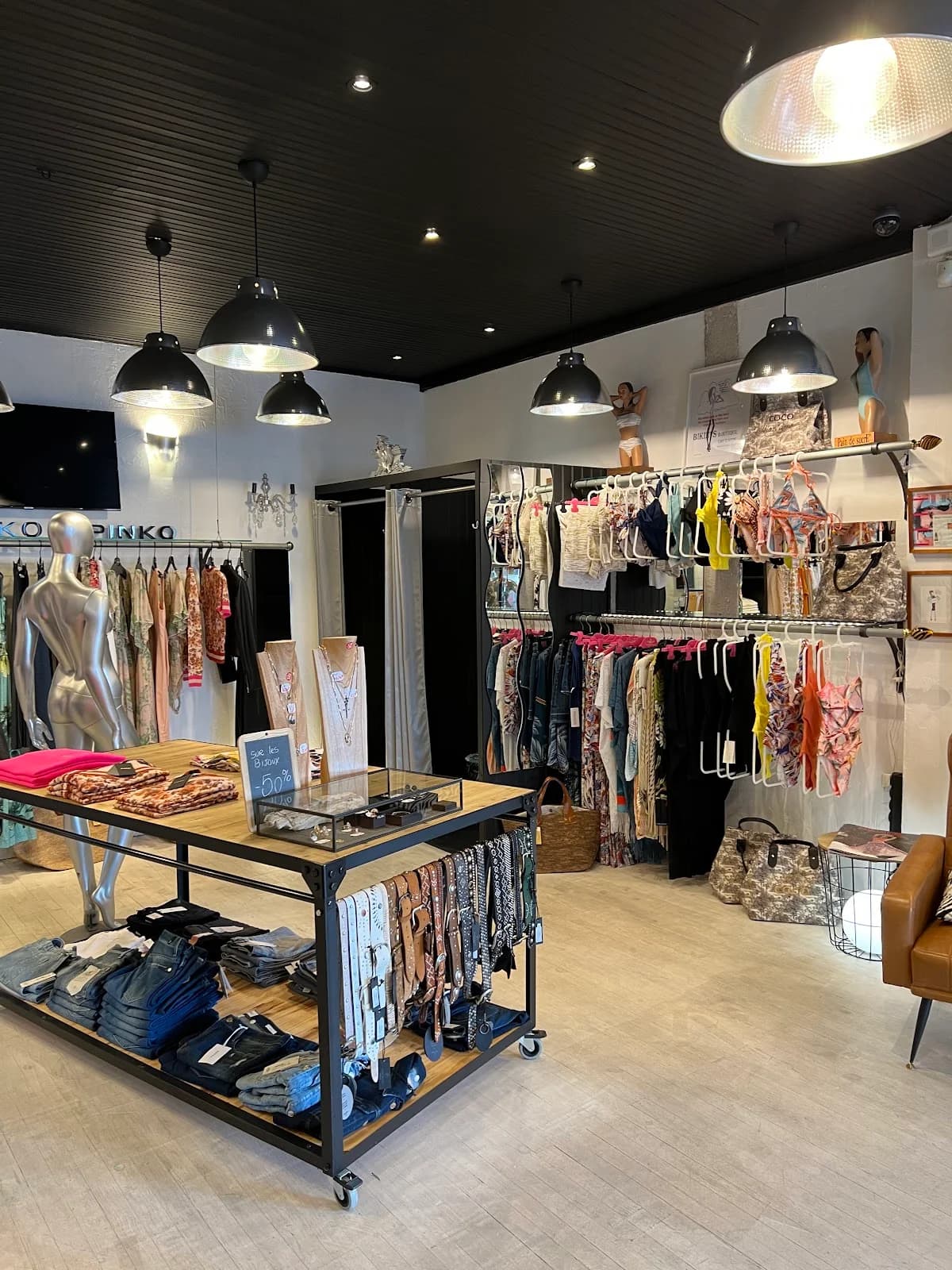 Bikini’s boutique — Le Cap d’Agde — Cap d'Agde Méditerranée