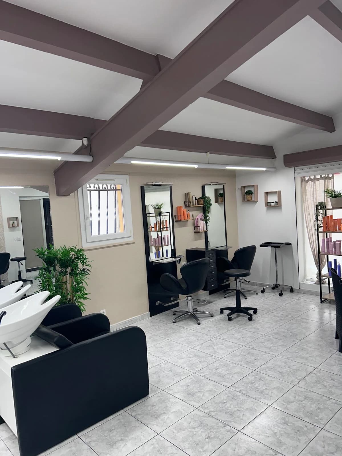M.J COIFFURE — Agde — Cap d'Agde Méditerranée