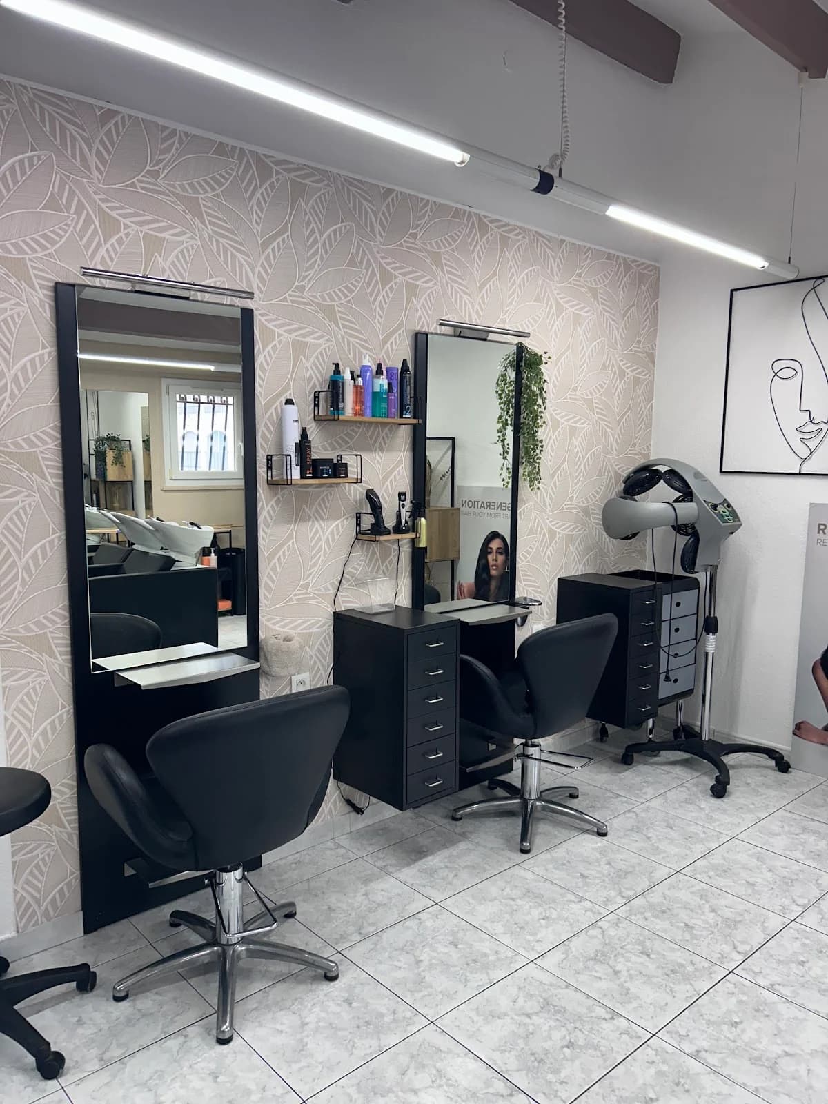 M.J COIFFURE — Agde — Cap d'Agde Méditerranée