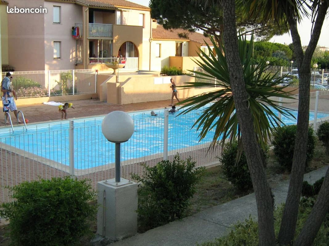 Les raisins d'or - Location T2 appartement hébergement vacances résidence parking piscine Cap d'Agde — Agde — Cap d'Agde Médi