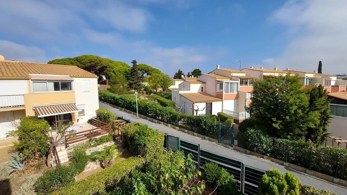 Les raisins d'or - Location T2 appartement hébergement vacances résidence parking piscine Cap d'Agde — Agde — Cap d'Agde Médi