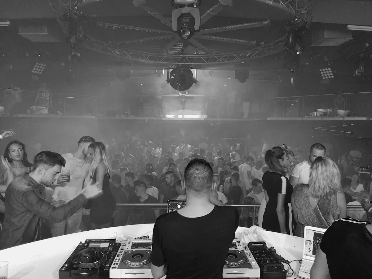 Bora Club — Agde — Cap d'Agde Méditerranée