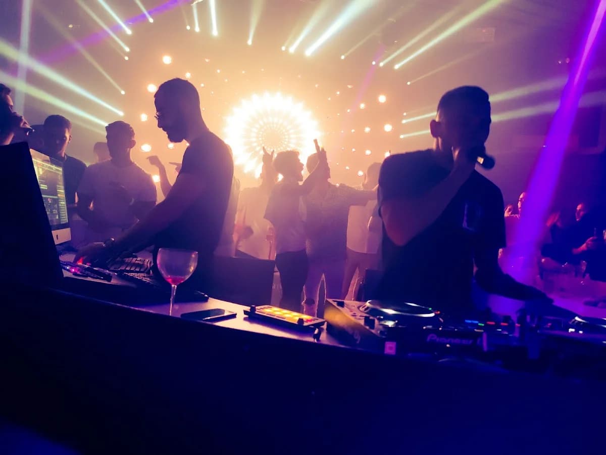 Bora Club — Agde — Cap d'Agde Méditerranée