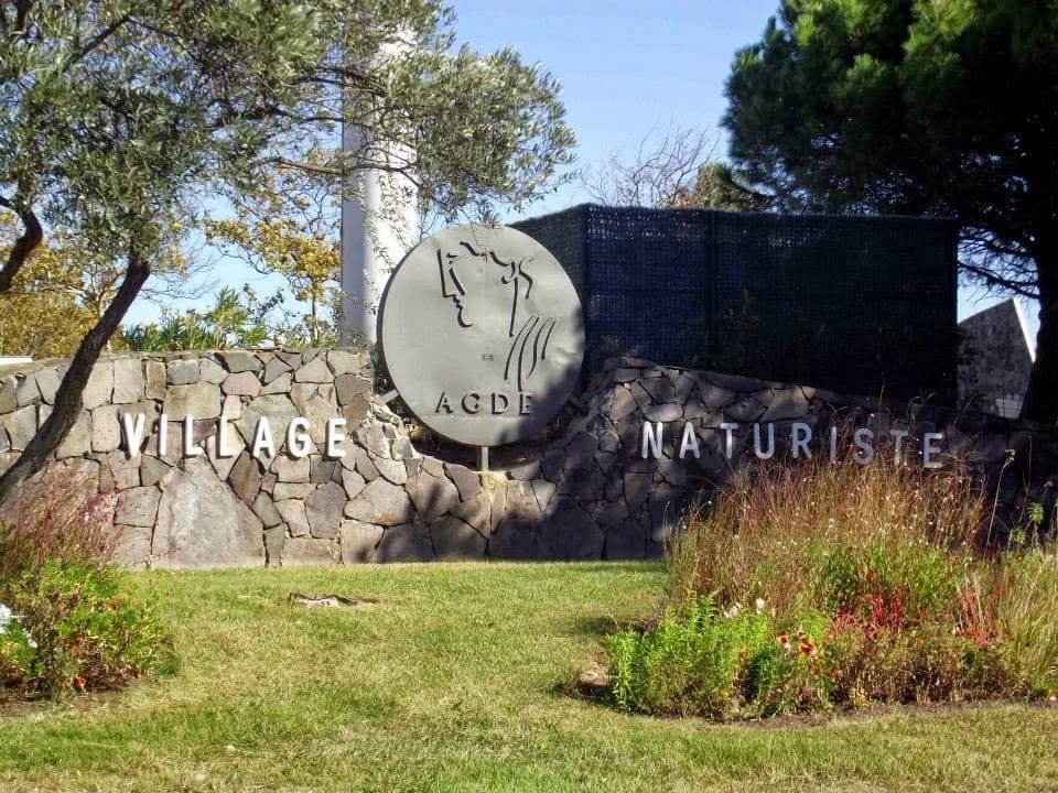 Service d'Accueil du village naturiste — Agde — Cap d'Agde Méditerranée