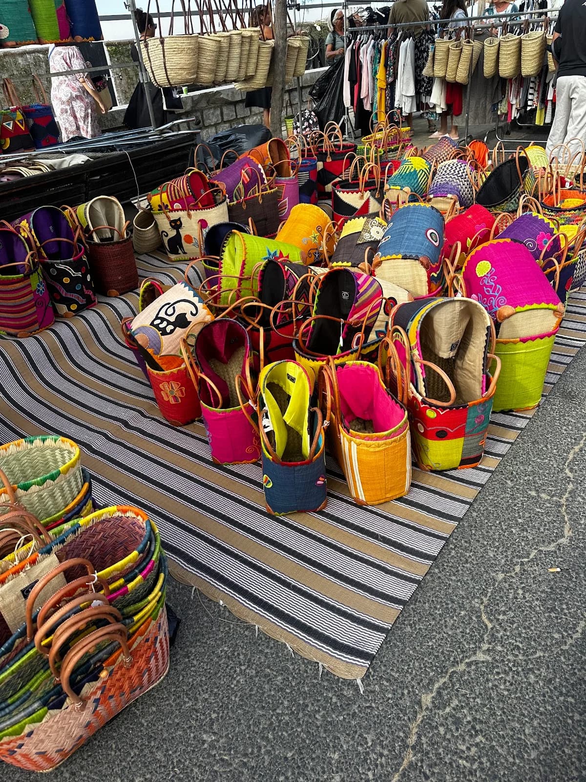 Marché saisonnier — Agde — Cap d'Agde Méditerranée