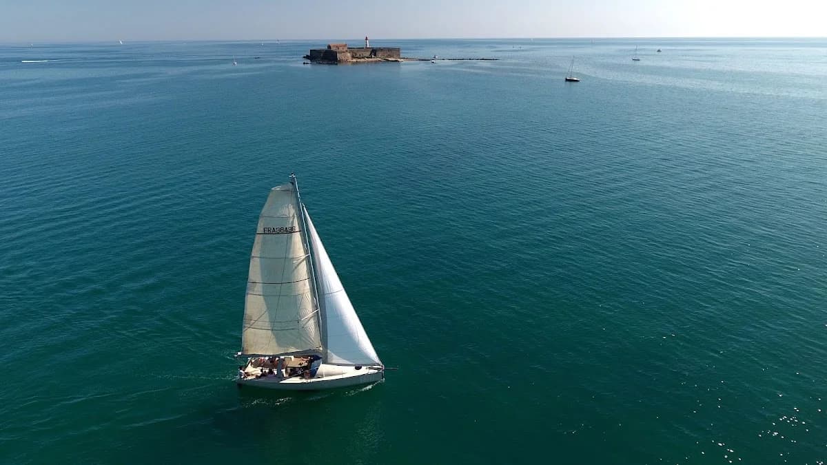 ViensNaviguer.fr - Sortie en Voilier - École de Voile — Agde — Cap d'Agde Méditerranée