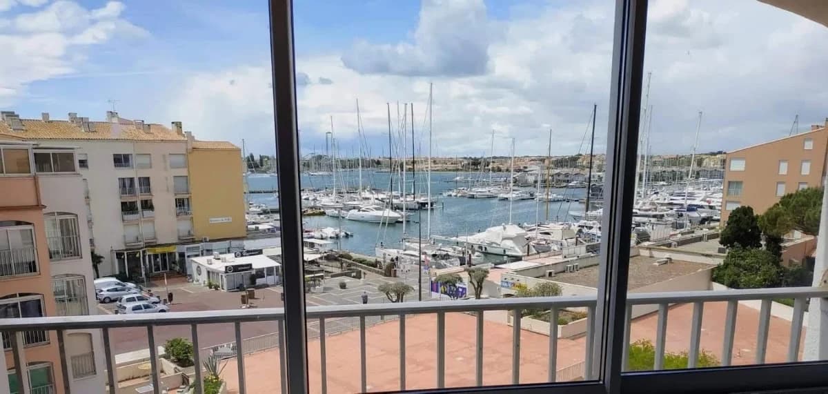 à vendre Cap d'Agde super appart 4 pers climatisé vue imprenable sur le port :300 m de la plage 50 m tous commerces — Le Cap 