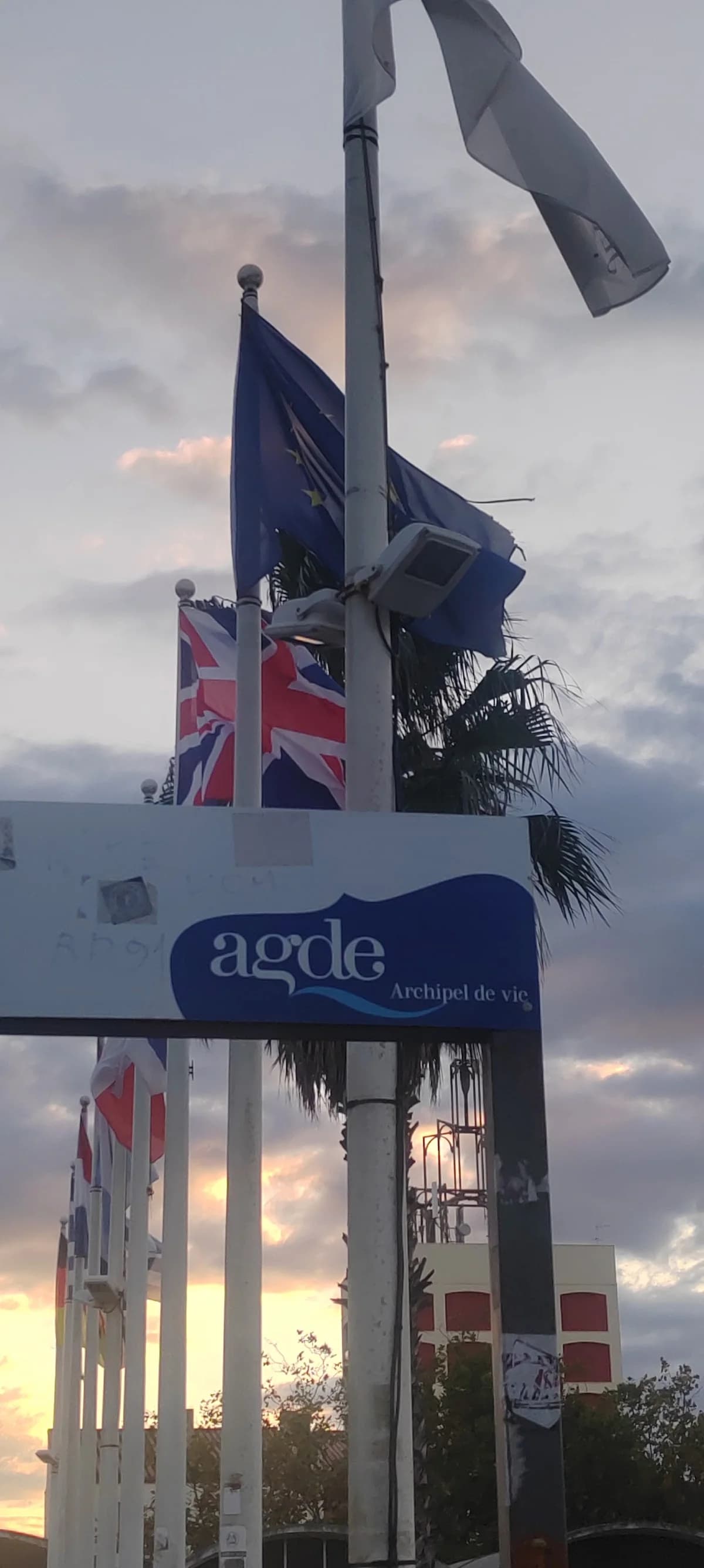 J&R's Barbershop — Agde — Cap d'Agde Méditerranée