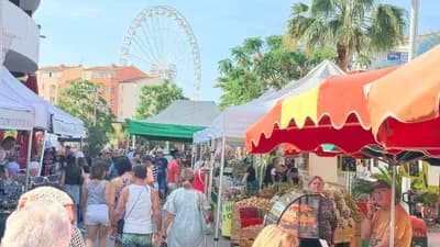 Jour de marché au centre-port du Cap d'Agde