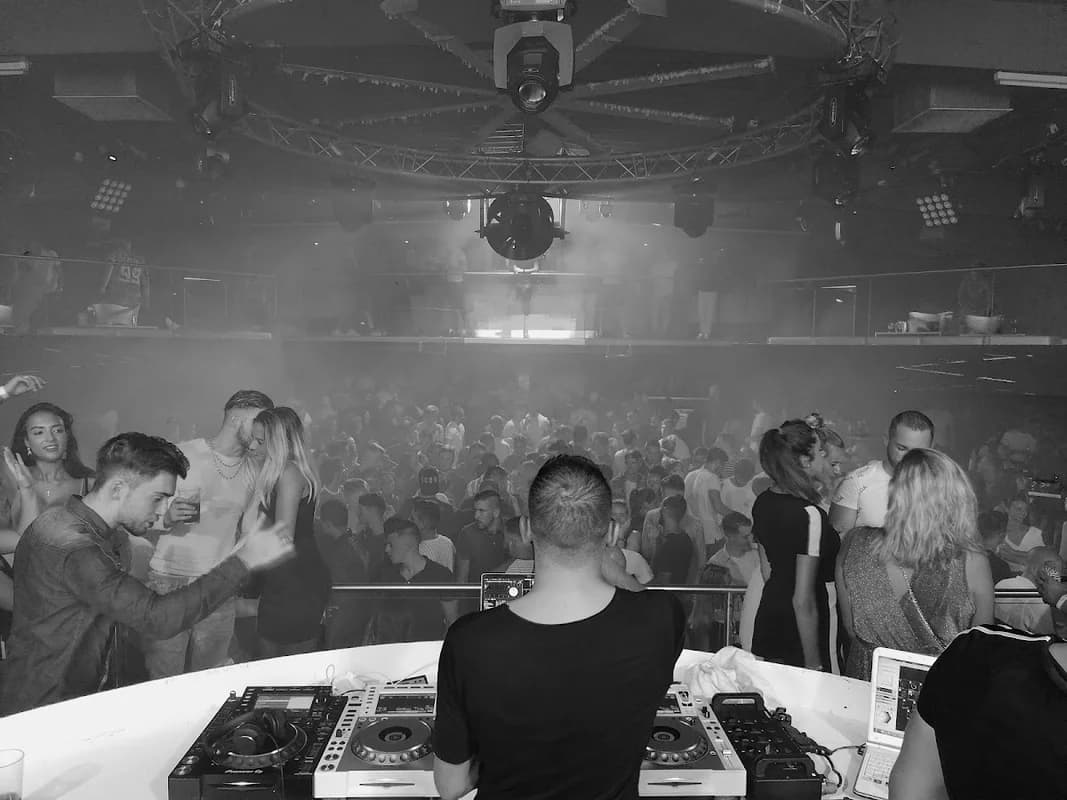Bora Club — Agde — Cap d'Agde Méditerranée