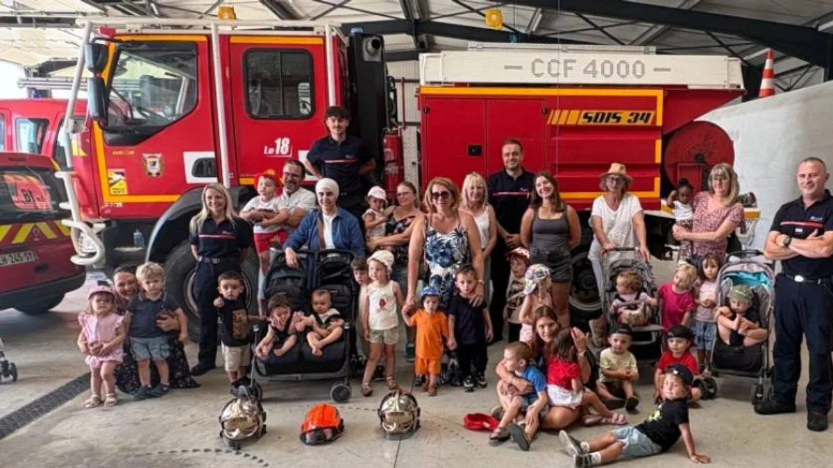 Bessan - Les tout-petits de la crèche découvrent la caserne et les sapeurs-pompiers #bessan
