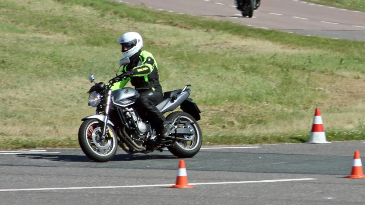 Agde - La Ville lance un appel à candidatures pour l'exploitation d'un espace dédié à la formation moto au parking Richelieu #agde