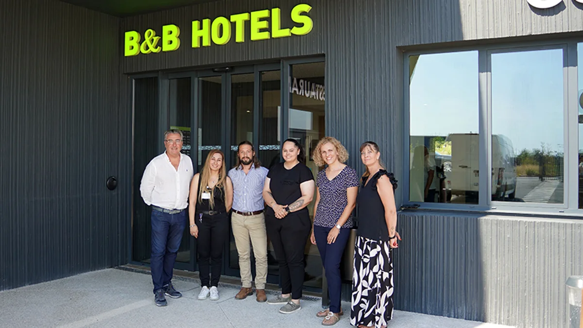 Bessan - Hervé Van Twembeke dévoile « La Maison B-B », un hôtel pas comme les autres ! #bessan