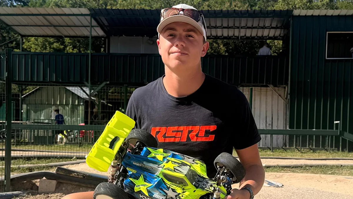 Agde - L'Agathois Nathaël Bourriquel en équipe de France pour le Championnat d'Europe de buggy 1/8 électrique #agde