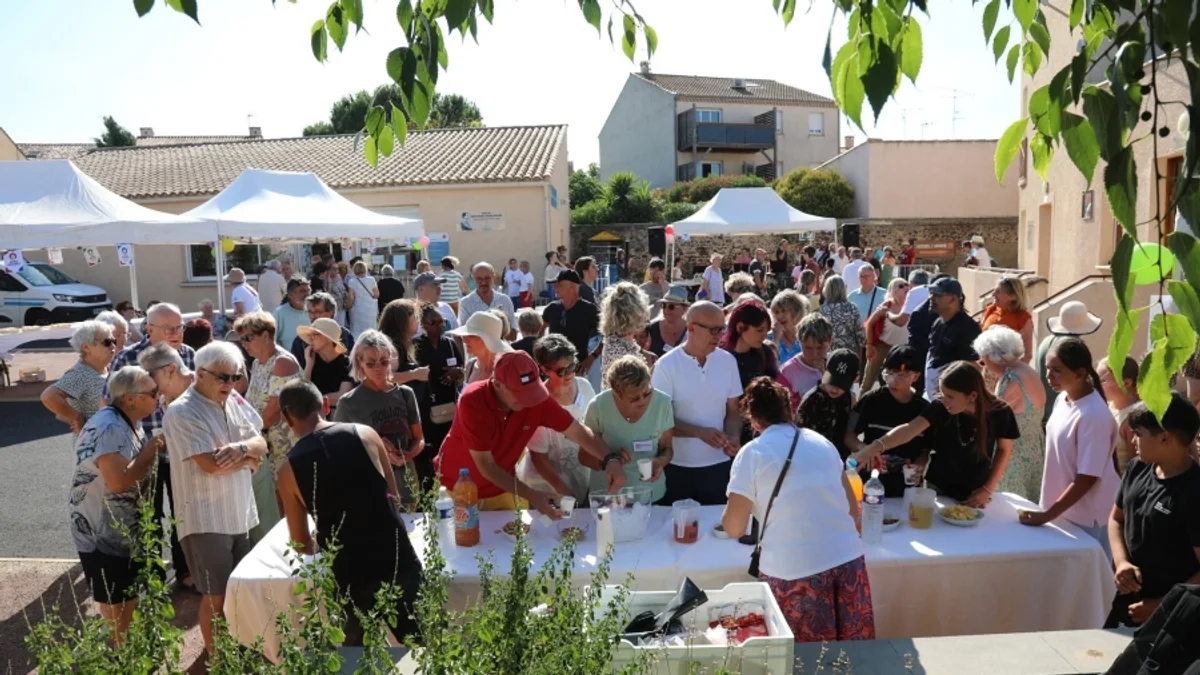 Bessan - Deuxième bougie d'anniversaire dans la convivialité pour le centre socio-culturel #bessan