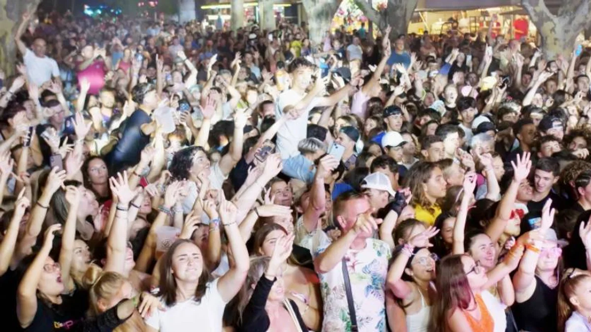 Bessan - La traditionnelle fête locale de la Saint-Laurent se prépare en centre-ville #bessan
