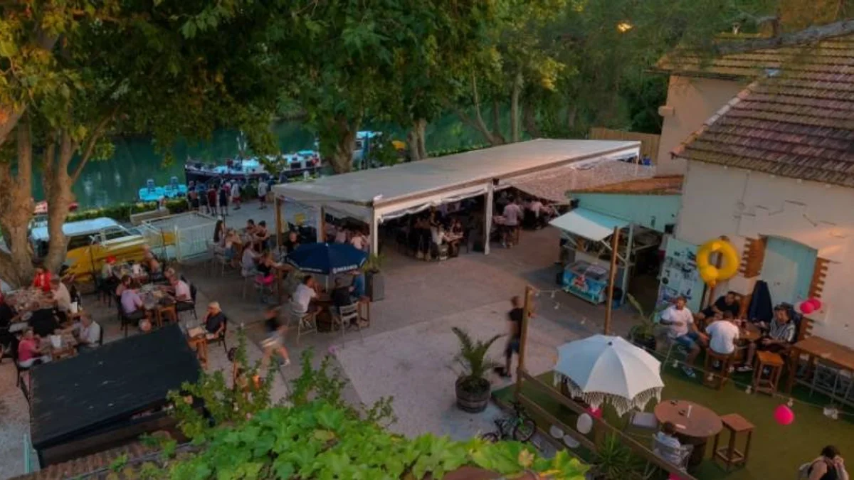 Bessan - La saison bat son plein à la Guinguette : la détente et la fraîcheur en bord de fleuve #bessan