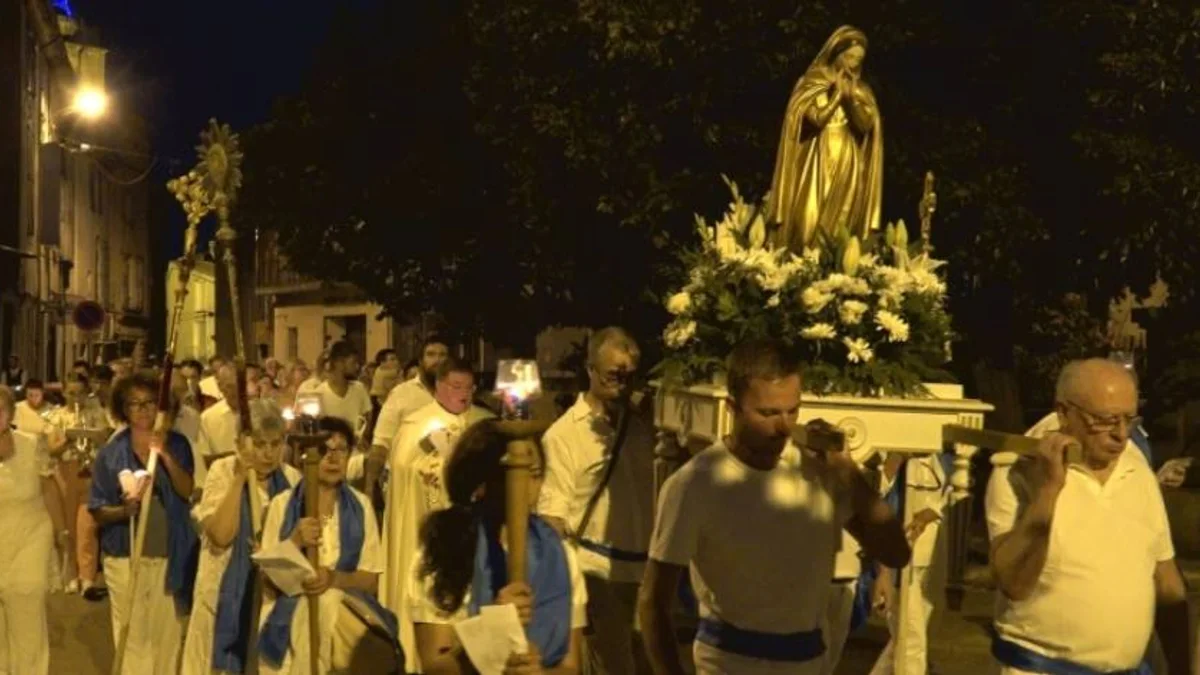 Bessan - Le 15 août, procession et hommage à Notre Dame des Vignes qui protège Bessan #bessan