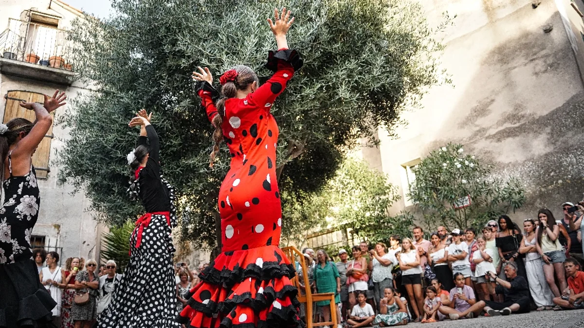 Agde - Itinéraires Nomades : une nouvelle déambulation artistique couronnée de succès à Agde #agde