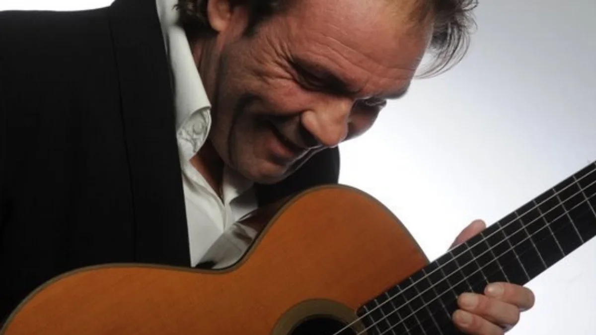 Agde - Ce jeudi soir, Philippe Cornier fait résonner la guitare espagnole à la cathédrale d'Agde #agde