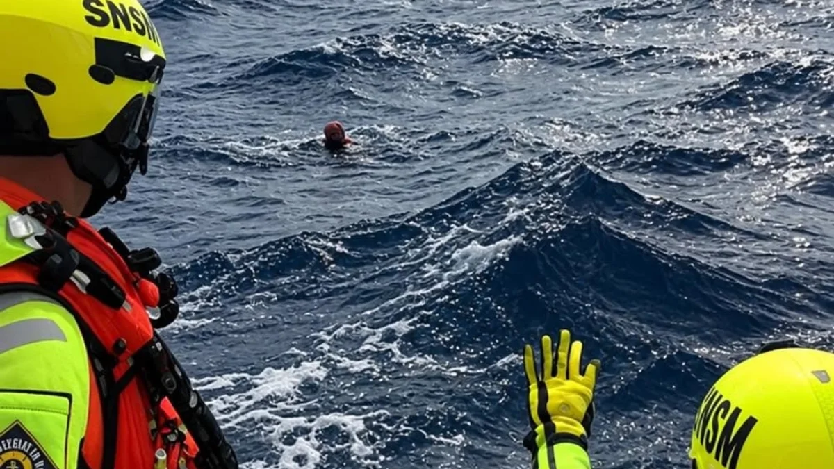 Cap d'Agde - Un homme tombé à la mer secouru par la SNSM au large du Cap d'Agde #capdagde