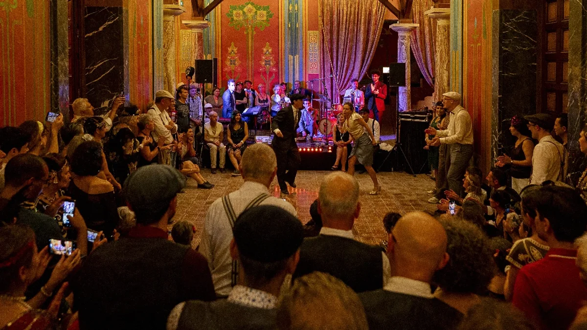 Agde - Le Bal du siècle a replongé le Château Laurens dans les Années folles #agde