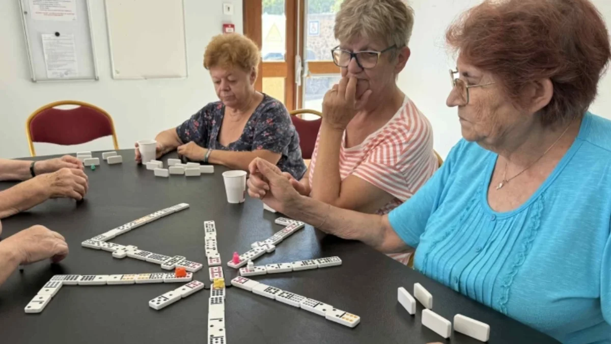 Bessan - Les conviviaux jeux de société des Aînés de la Tuque ont le vent en poupe #bessan