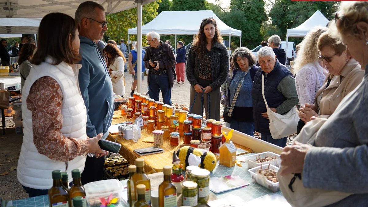 Grau d'Agde - La première Fête du miel investit la place de l'Agenouillade #graudagde