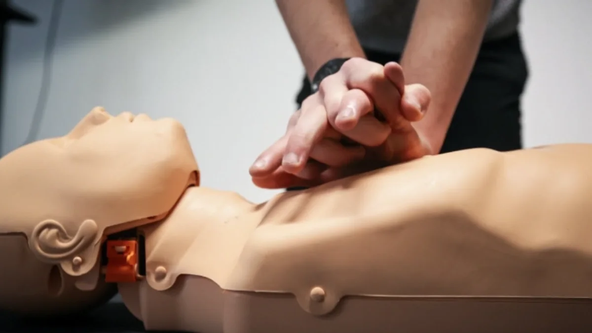Bessan - Premiers secours : une initiation aux gestes qui sauvent avec les sapeurs-pompiers #bessan