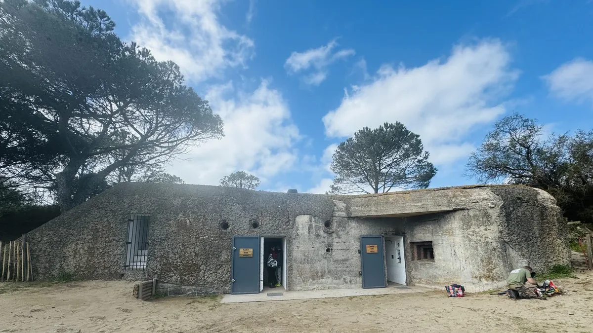 Agde : la Légion étrangère s’installe dans les bunkers de la Tamarissière pour les Journées du patrimoine