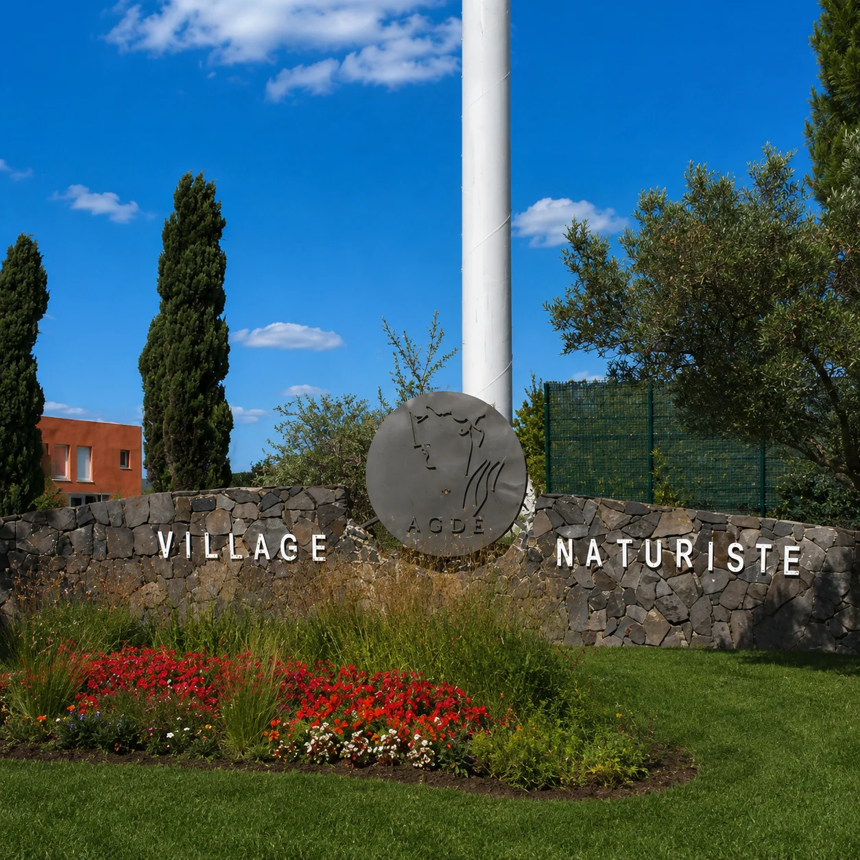 Le Village Naturiste du Cap d'Agde, bord de Méditerranée